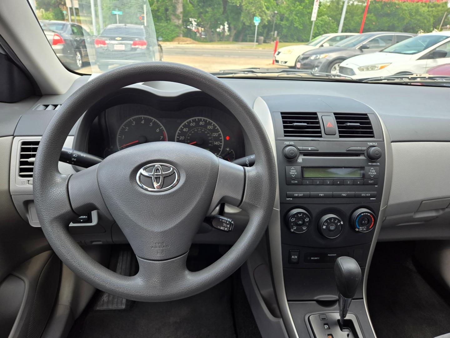 2009 SILVER Toyota Corolla (JTDBL40E599) with an 1.8L I4 F DOHC 16V engine, Automatic transmission, located at 503 West Court, Seguin, TX, 78155, (830) 379-3373, 29.568621, -97.969803 - Photo#5